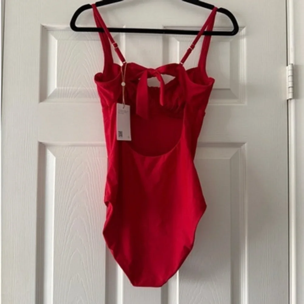 quince italian underwire one-piece bathing suit in cherry red women size small